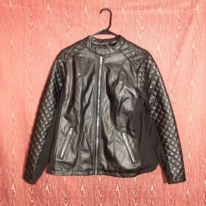 OUTER EDGE BLACK JACKET WOMEN'S SIZE 1X FAUX LEATHER QUILTED ZIP CLOSURE